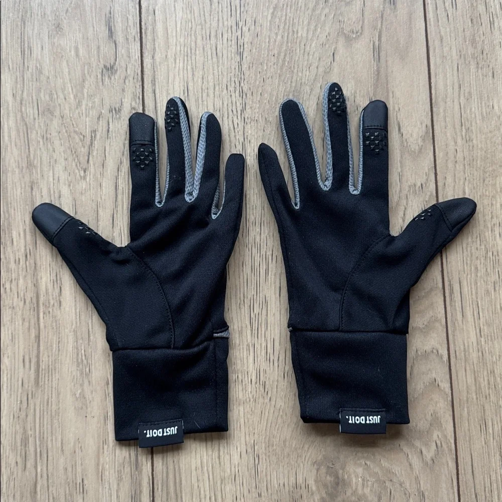 Nike Running Gloves Black & Gray Performance Swoosh Women’s Small Athletic